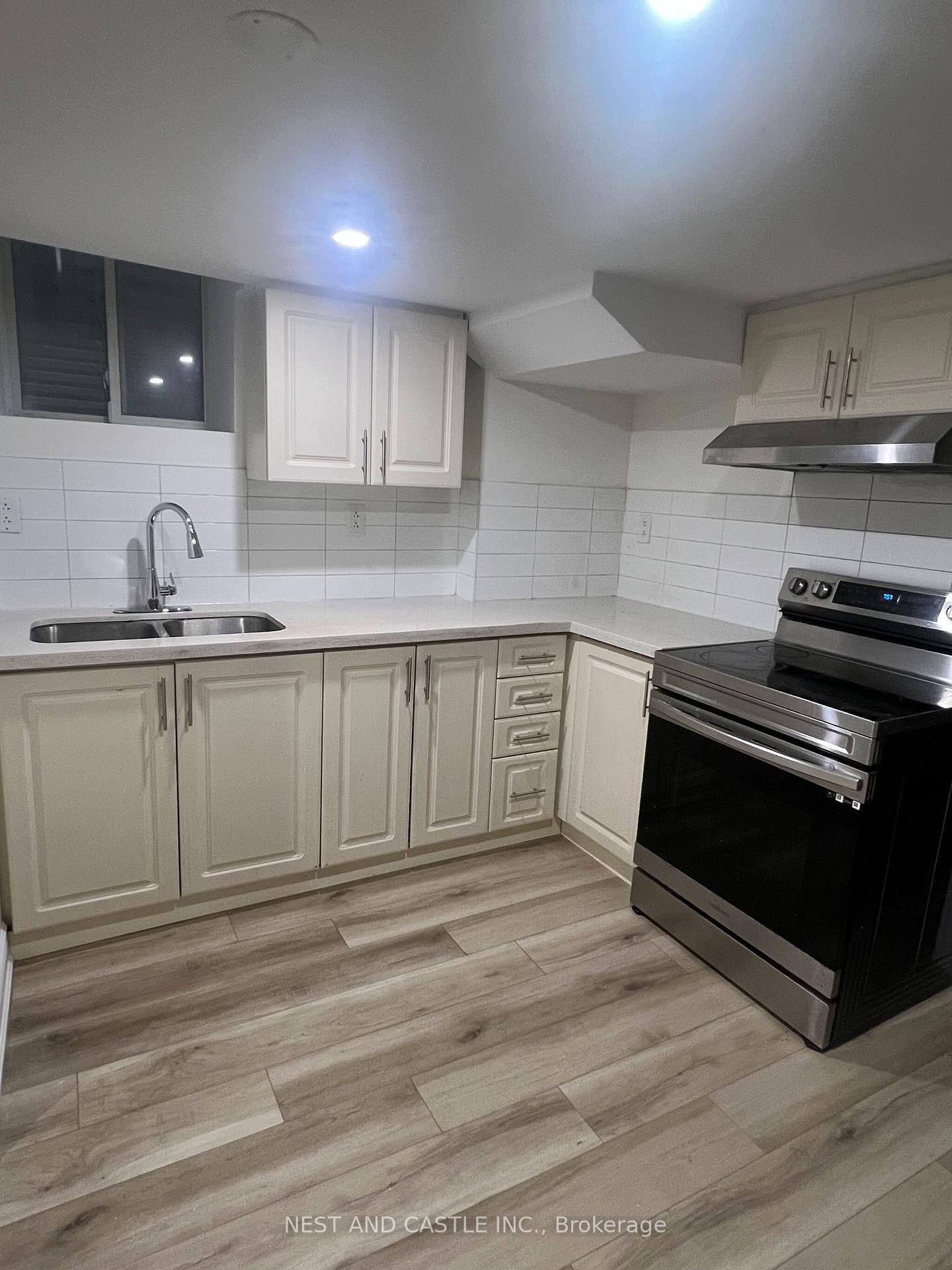 33-lanark-circle-brampton-ontario-w13759508