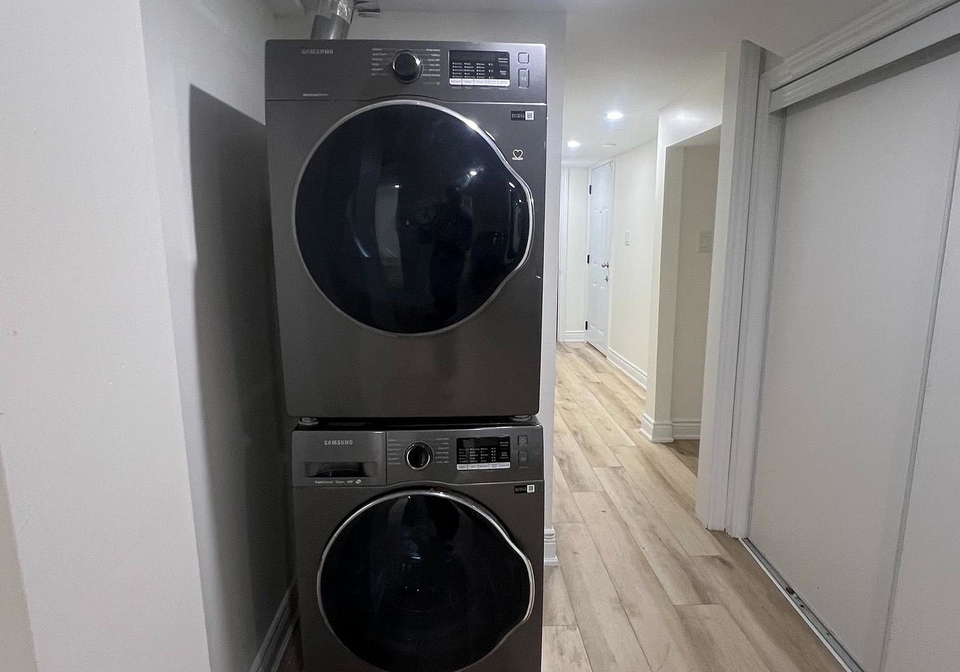 33-lanark-circle-brampton-ontario-w13759508