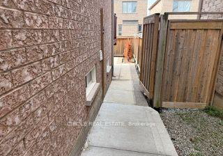 12-kimborough-hollow-brampton-ontario-w13759942