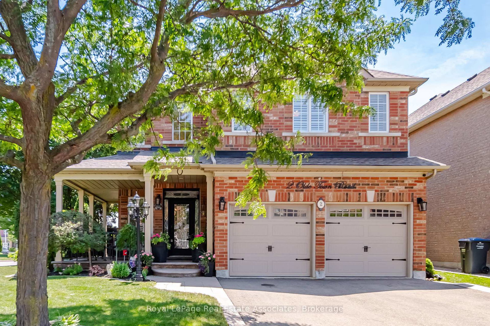 2-olde-town-road-brampton-ontario-w13760038