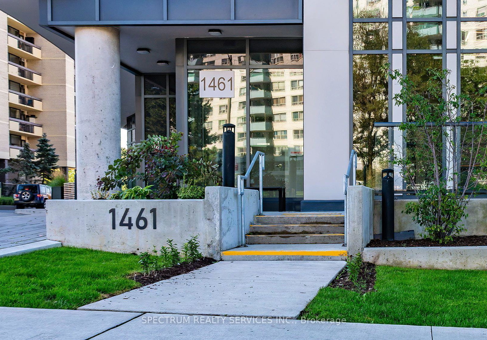 1461-lawrence-avenue-toronto-north-york-ontario-w13760052