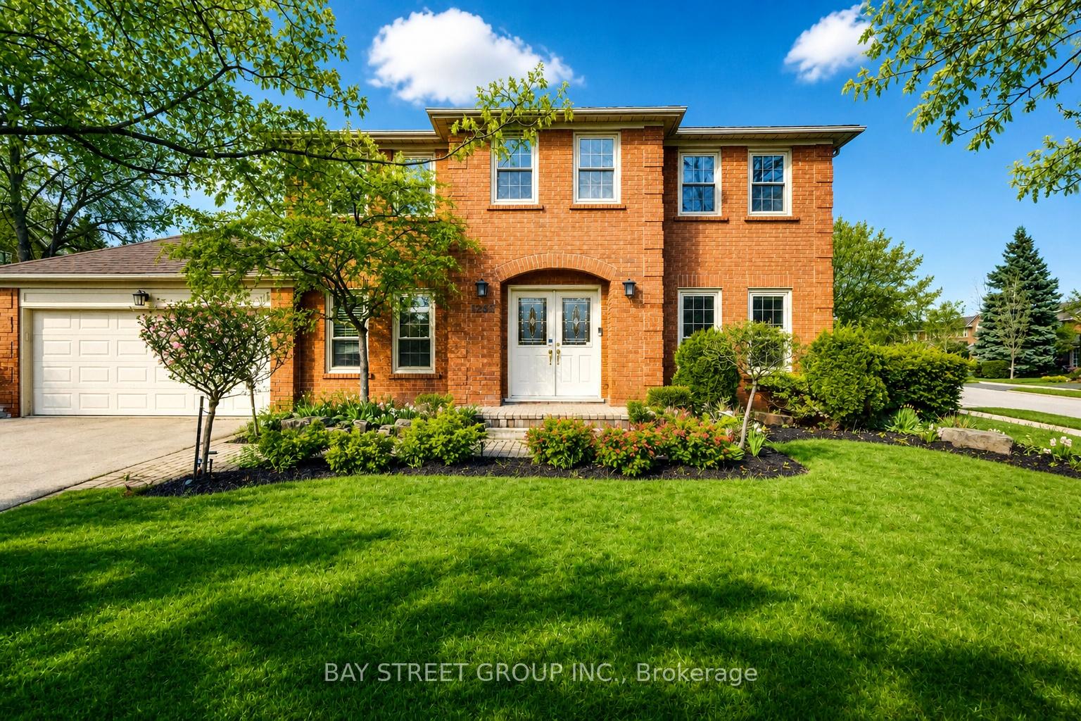 1305-monks-passage-oakville-ontario-w13760100