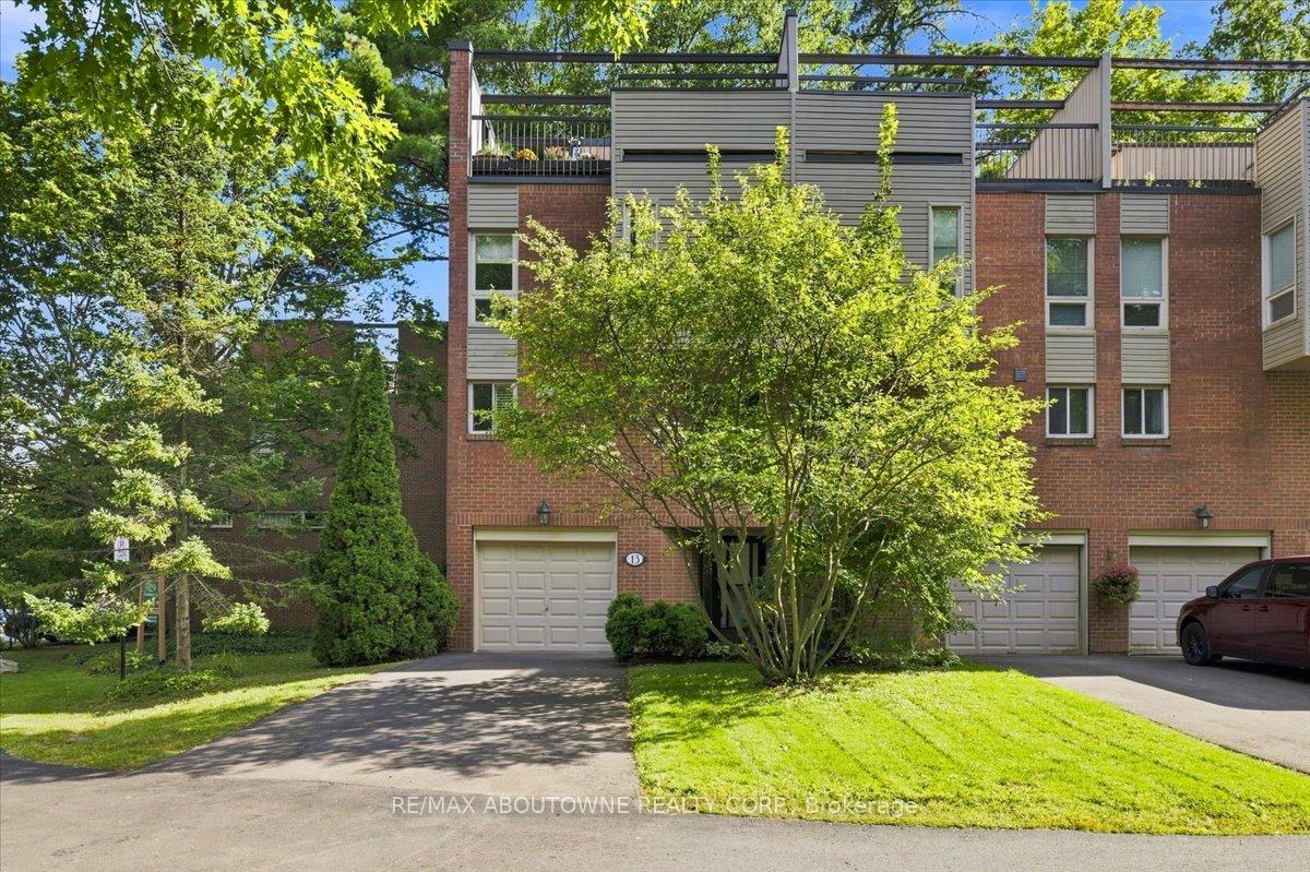 1250-marlborough-court-oakville-ontario-w13760102