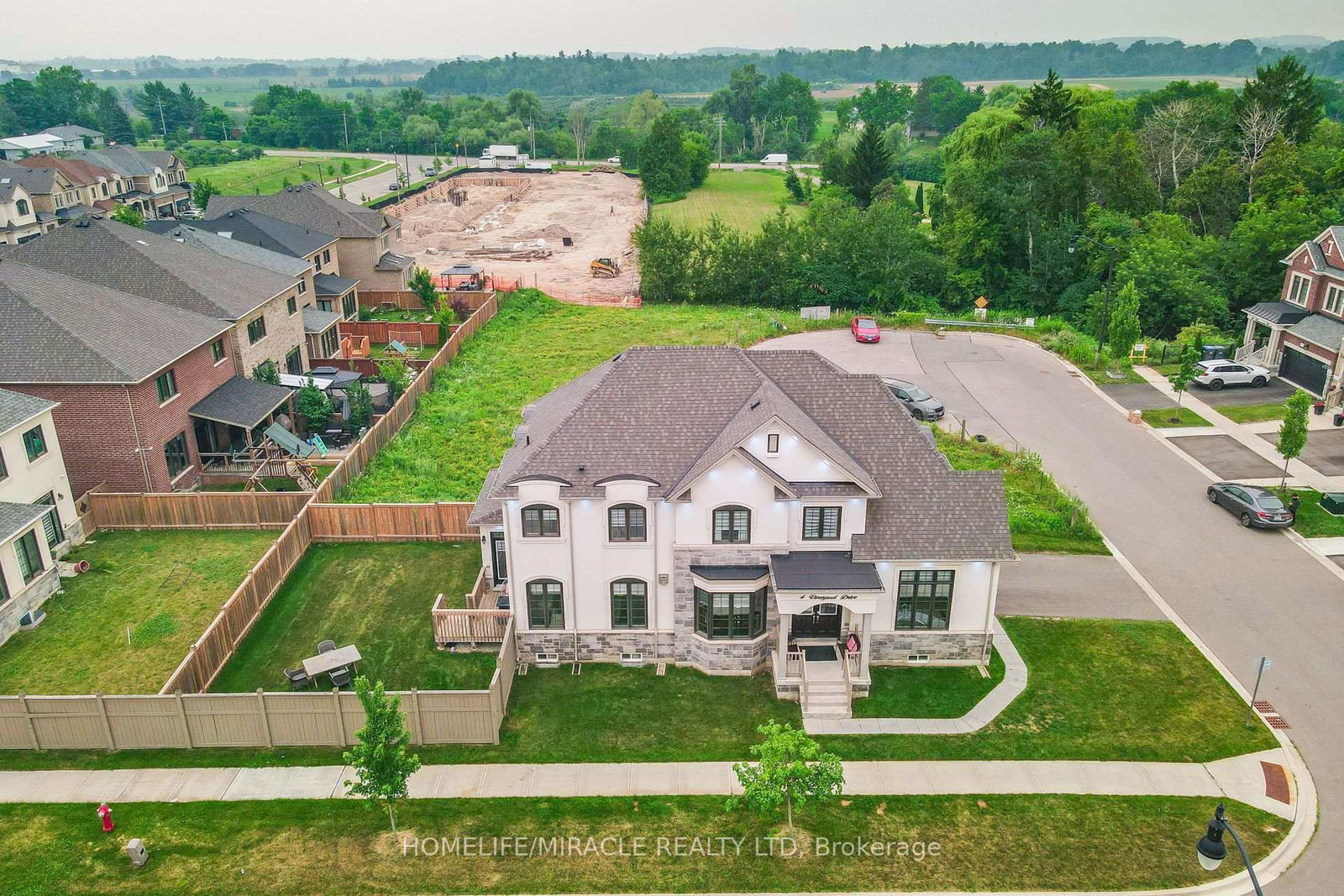 4-vineyard-drive-brampton-ontario-w13760140