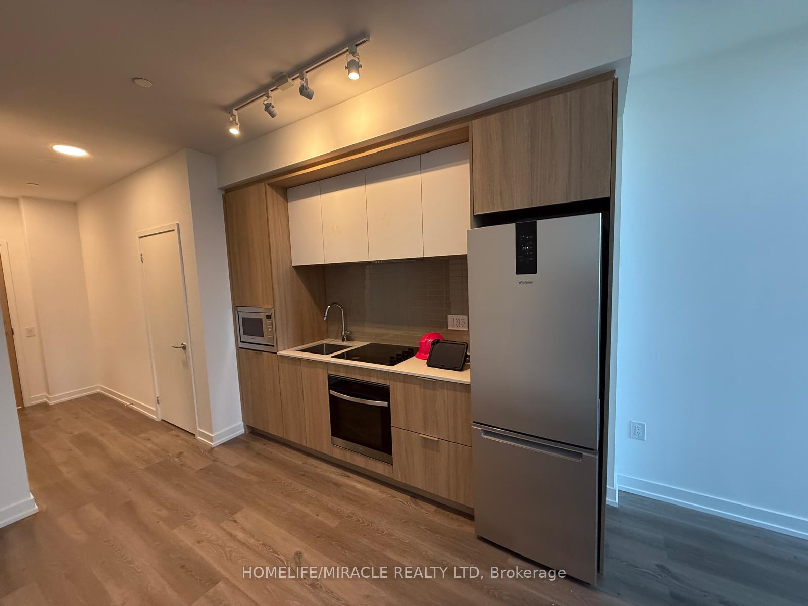 395-square-one-drive-mississauga-ontario-w13760528
