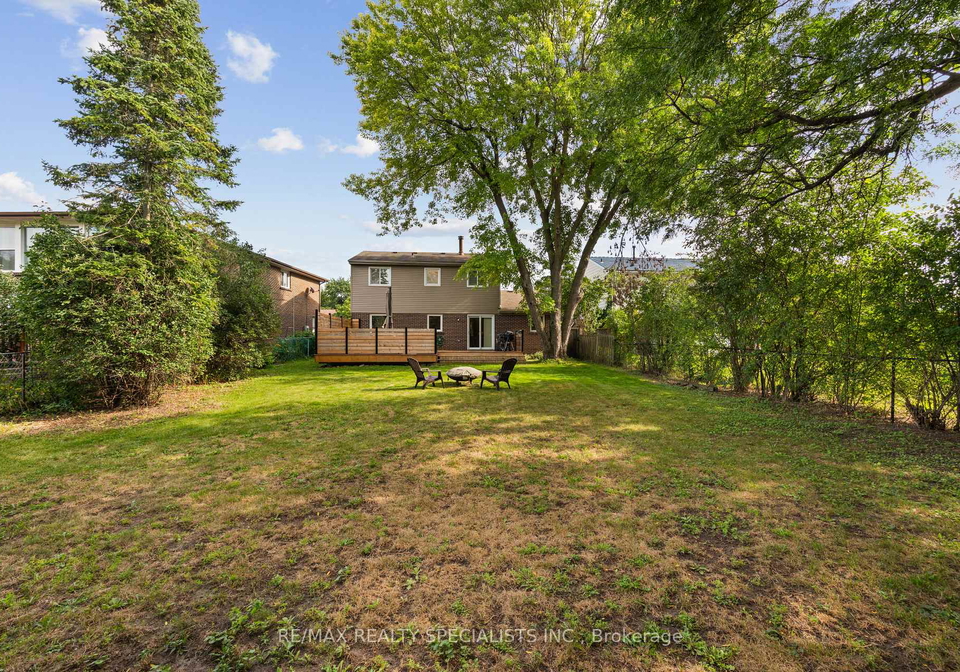 10-lorraine-crescent-brampton-ontario-w13760570