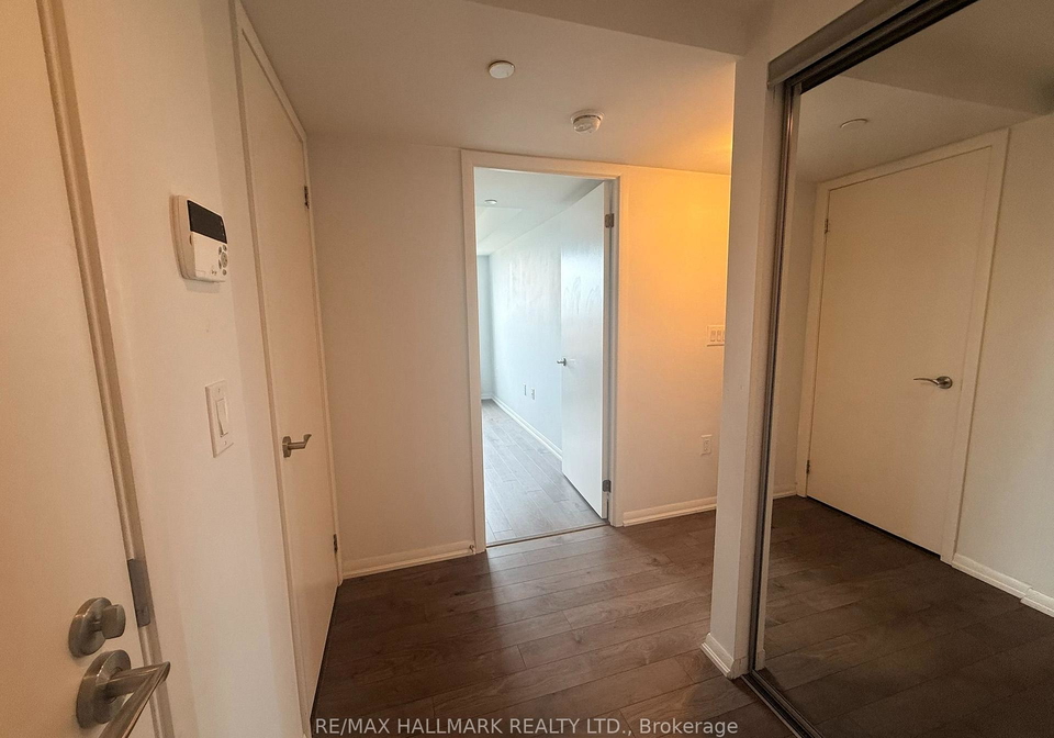 3091-dufferin-street-toronto-north-york-ontario-w13760572