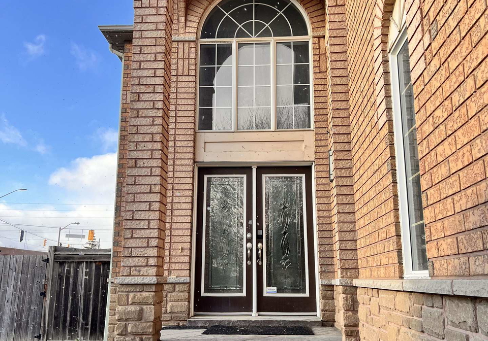 2-southbend-drive-s-brampton-ontario-w13760604