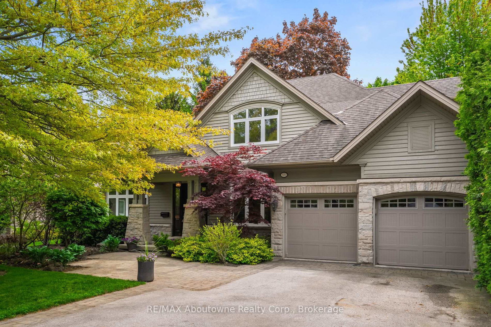 370-christina-drive-oakville-ontario-w13761278