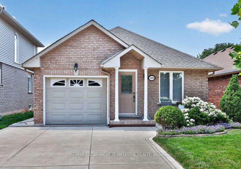 1320-burkholder-drive-burlington-ontario-w13761984
