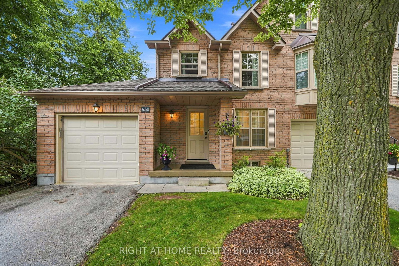 2272-mowat-avenue-oakville-ontario-w13762022
