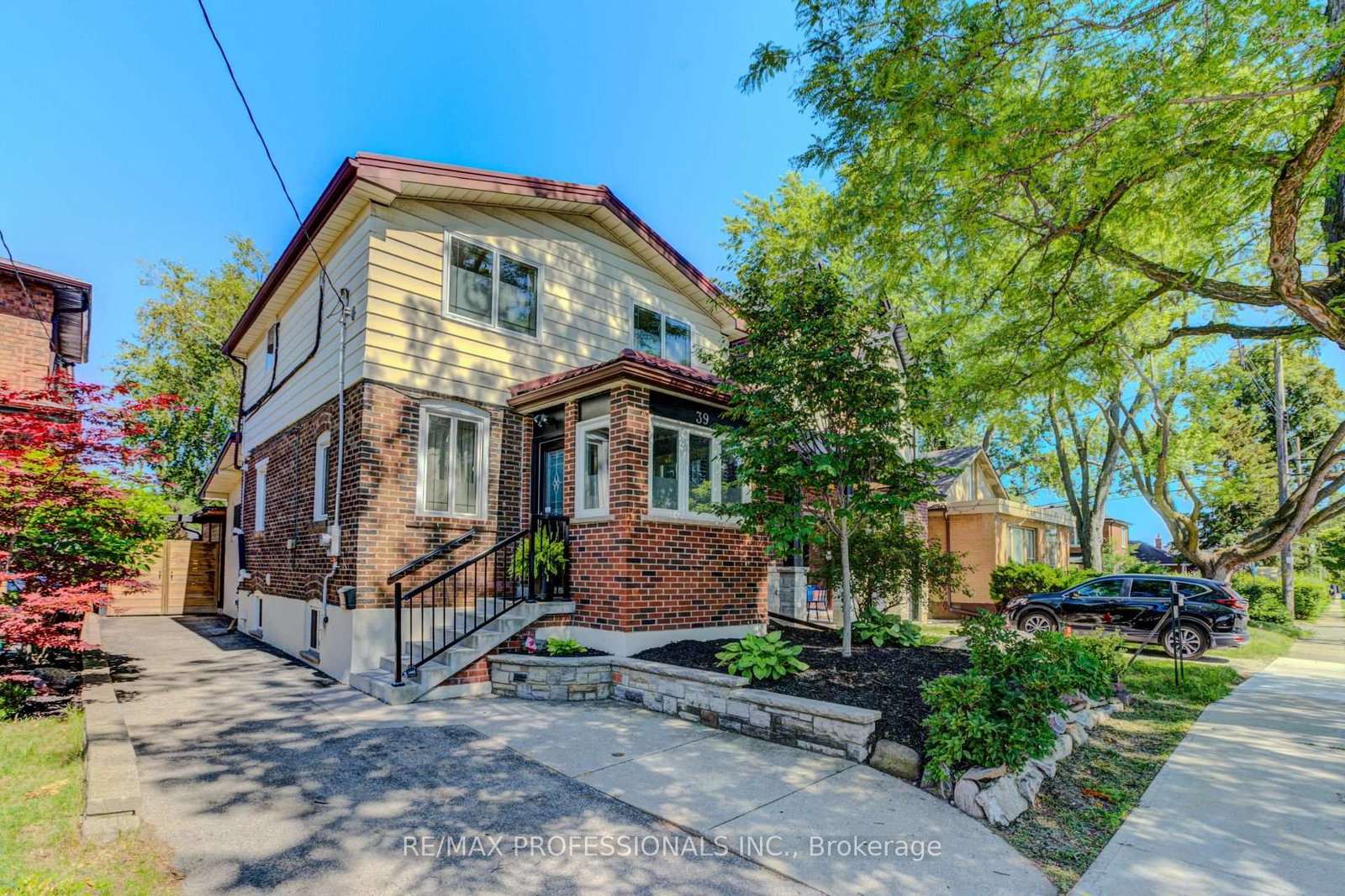 39-rosemeade-avenue-toronto-etobicoke-ontario-w13762078