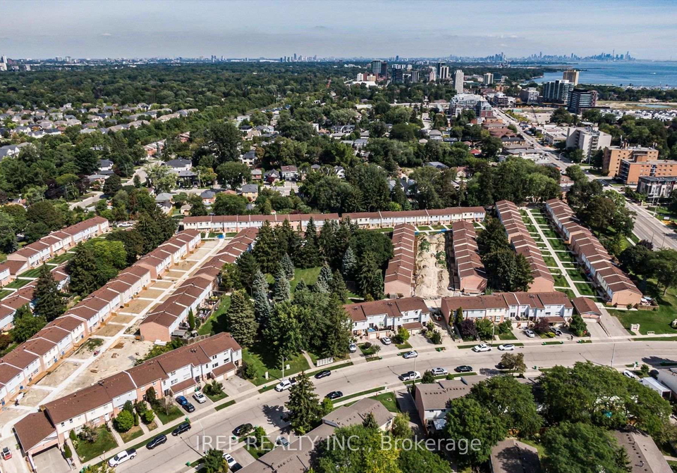 1055-shawnmarr-road-mississauga-ontario-w13763156