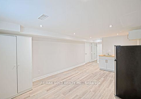 130-duncanwoods-drive-toronto-york-ontario-w13763306
