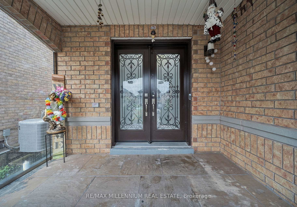 54-buick-boulevard-brampton-ontario-w13763440