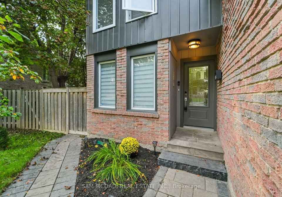 6954-cadiz-crescent-mississauga-ontario-w13763742