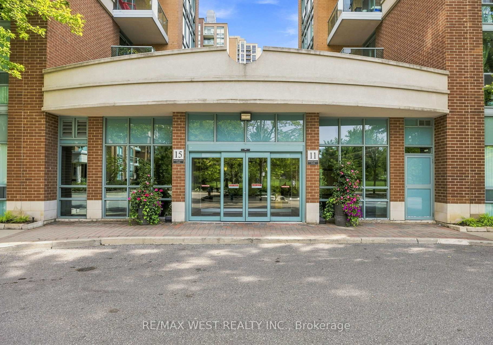 15-michael-power-place-toronto-etobicoke-ontario-w13763802
