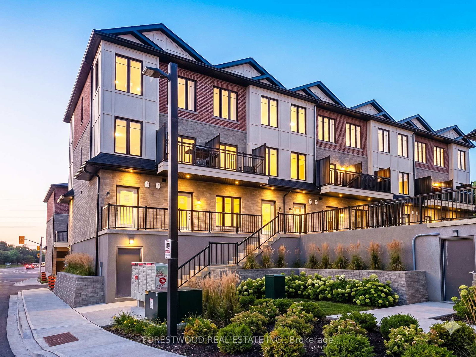 734-front-royal-street-mississauga-ontario-w13763986