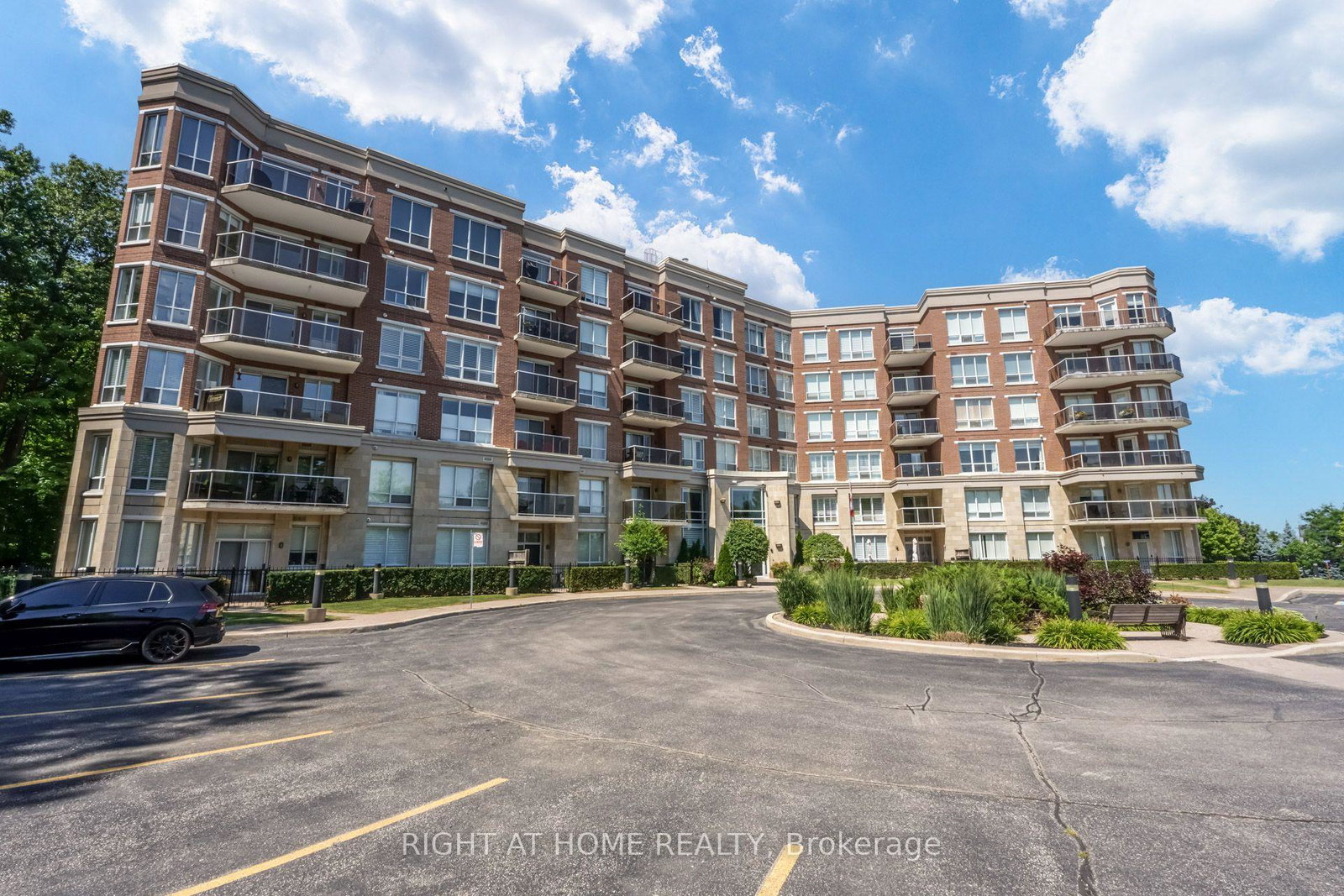 483-faith-avenue-mississauga-ontario-w13764554