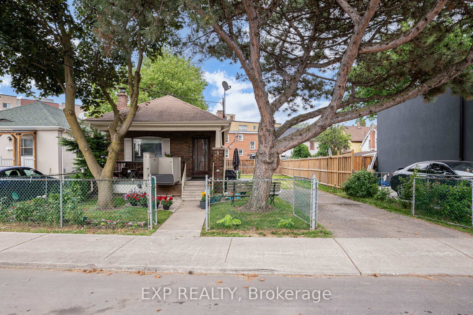 5-laxis-avenue-toronto-north-york-ontario-w13764774