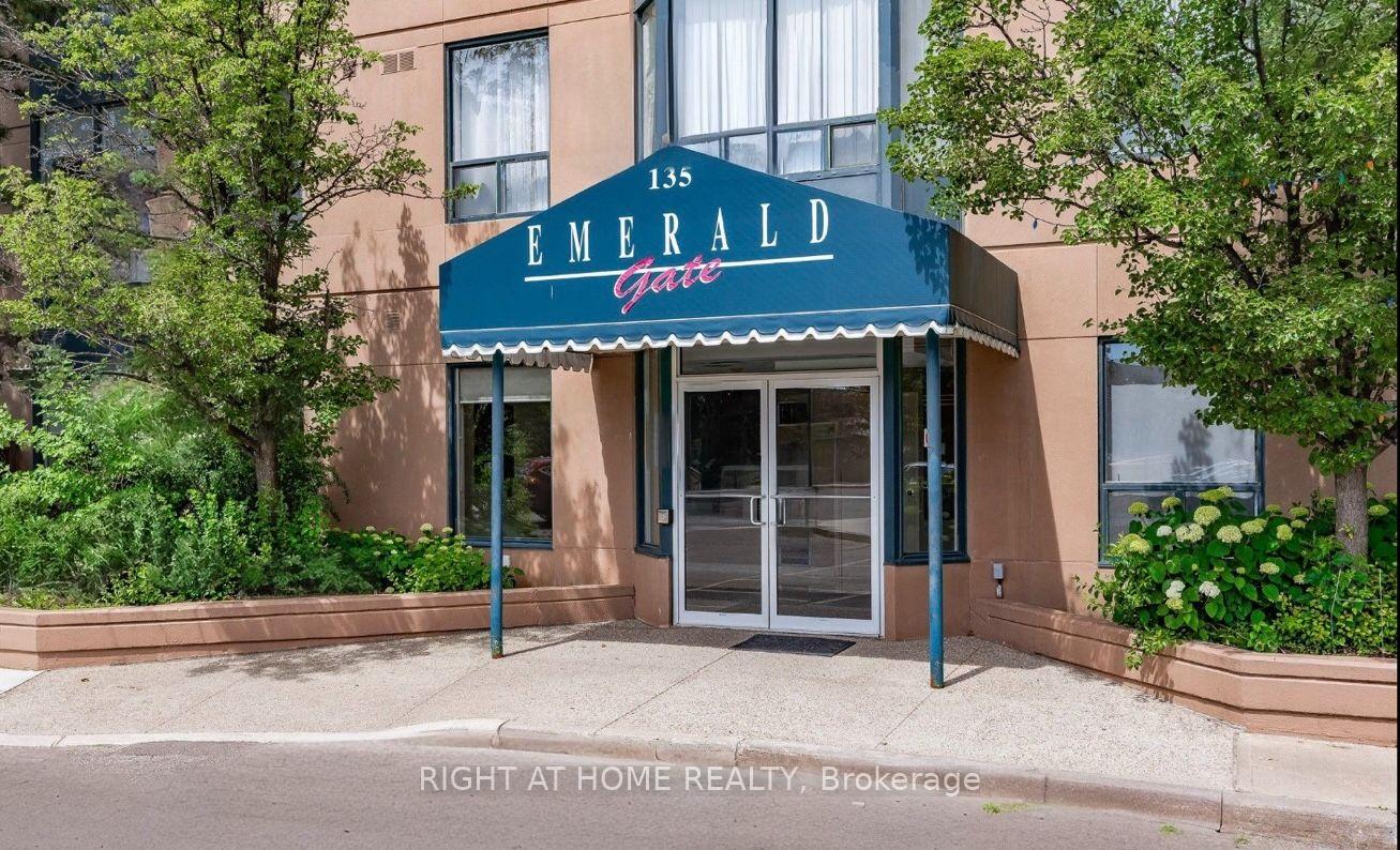 135-n-hillcrest-avenue-s-mississauga-ontario-w13764790