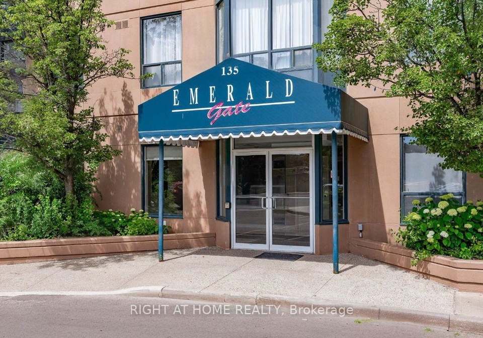 135-n-hillcrest-avenue-s-mississauga-ontario-w13764790