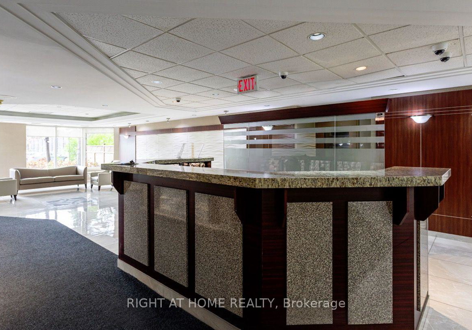 135-n-hillcrest-avenue-s-mississauga-ontario-w13764790