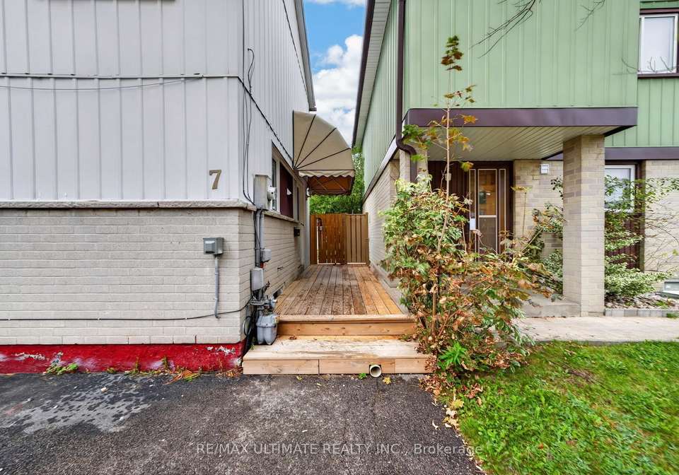 7-grand-river-court-brampton-ontario-w13765620
