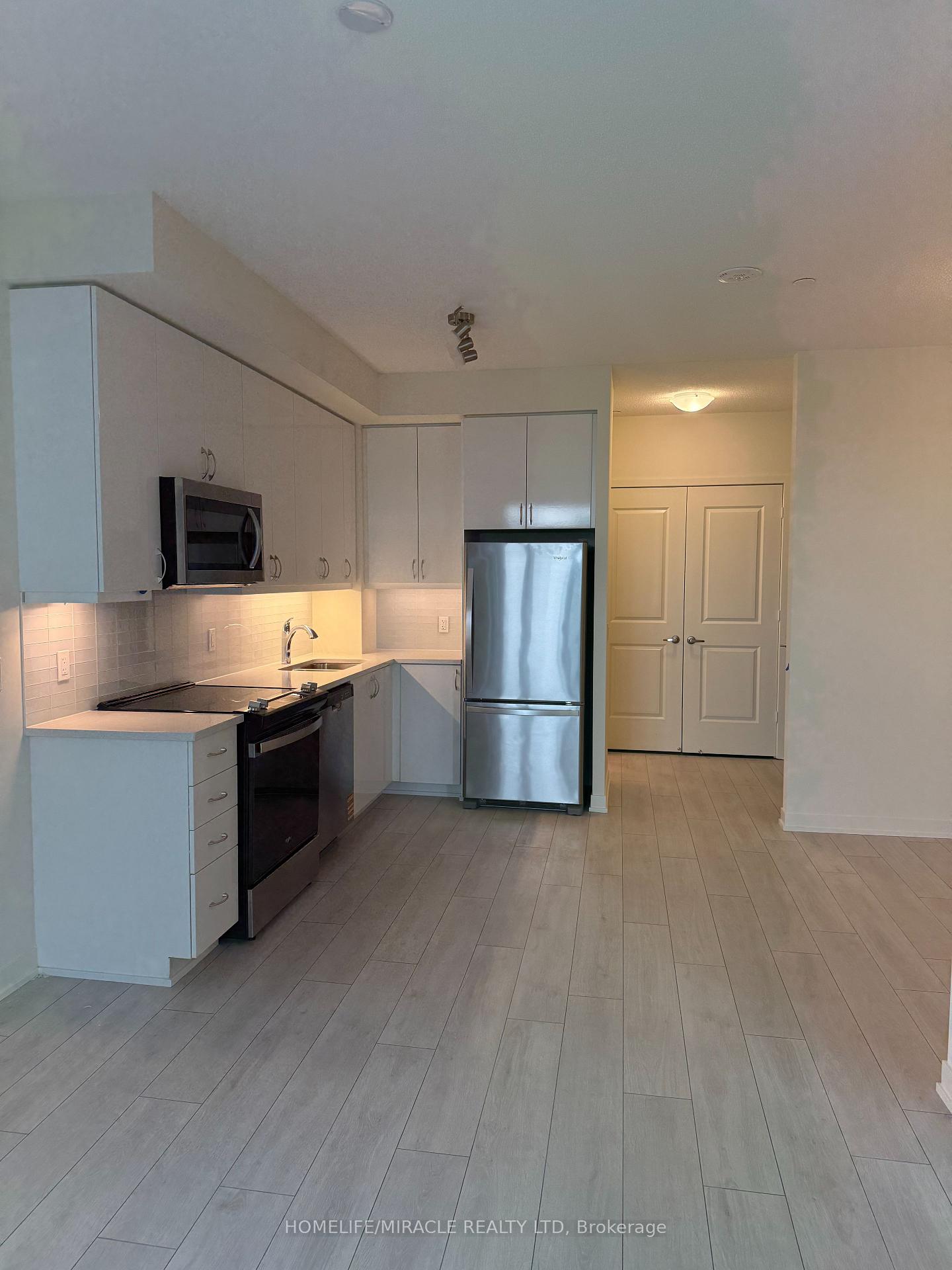 38-annie-craig-drive-toronto-etobicoke-ontario-w13765654