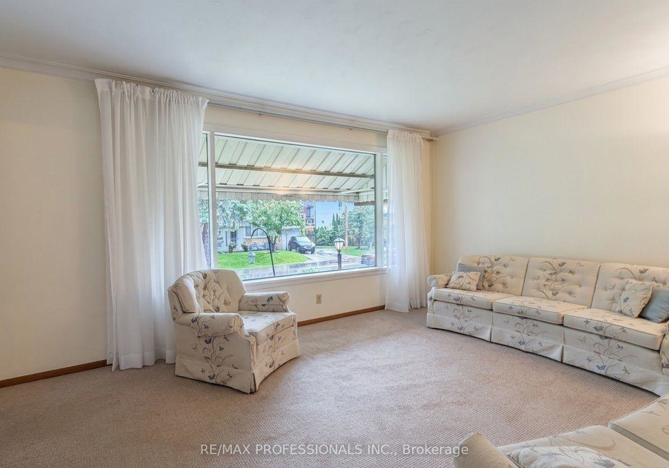 31-cheshire-drive-toronto-etobicoke-ontario-w13765736