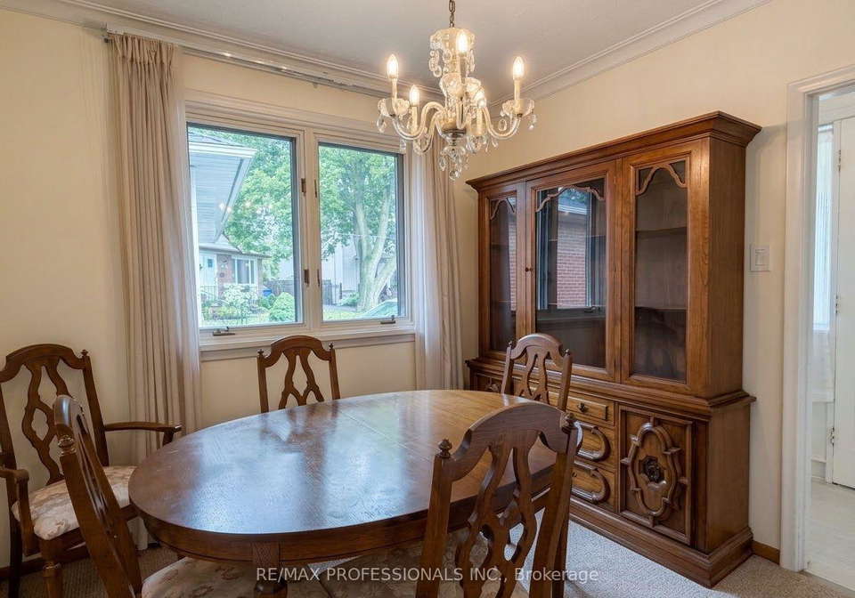31-cheshire-drive-toronto-etobicoke-ontario-w13765736