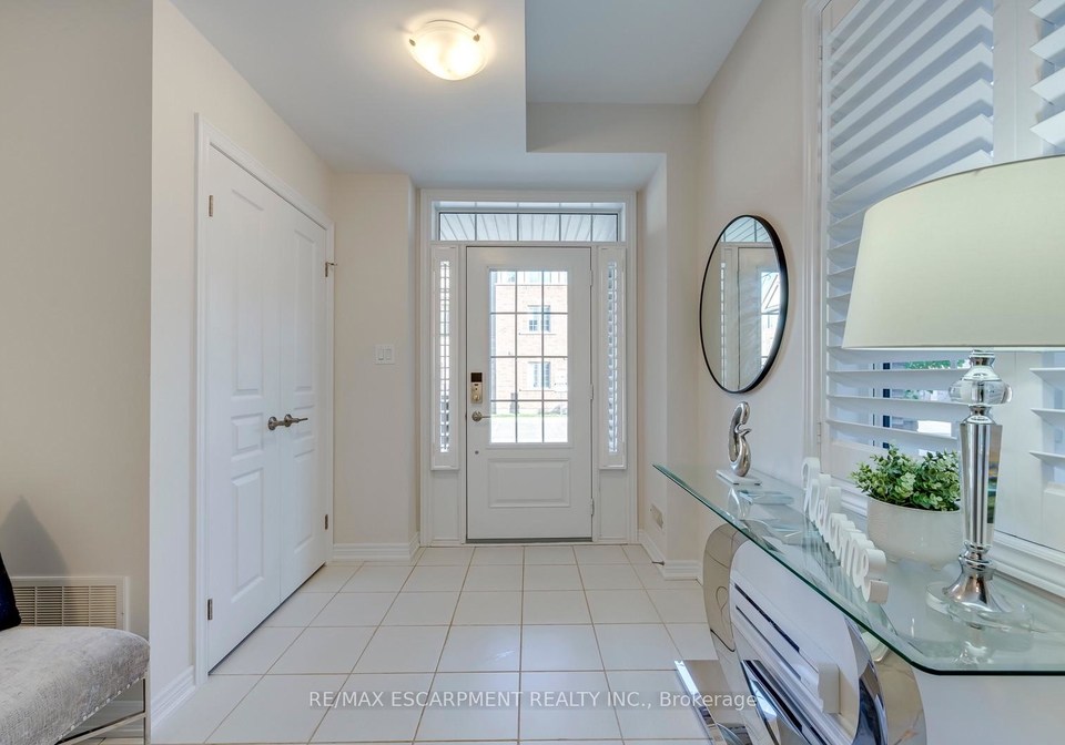 393-grantham-common-oakville-ontario-w13766150