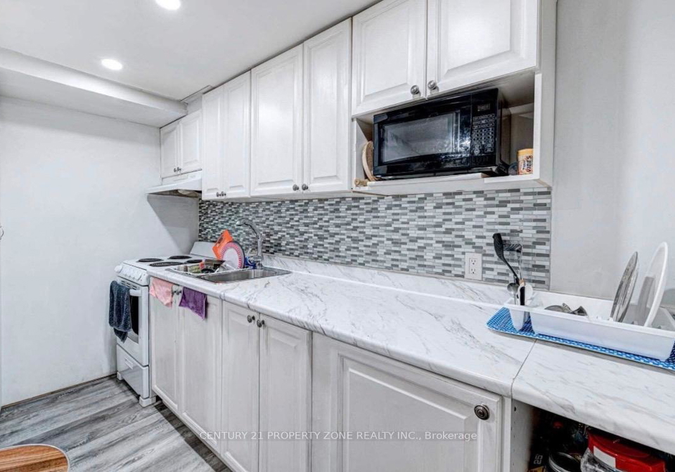 6-roehampton-crescent-w-brampton-ontario-w13766910
