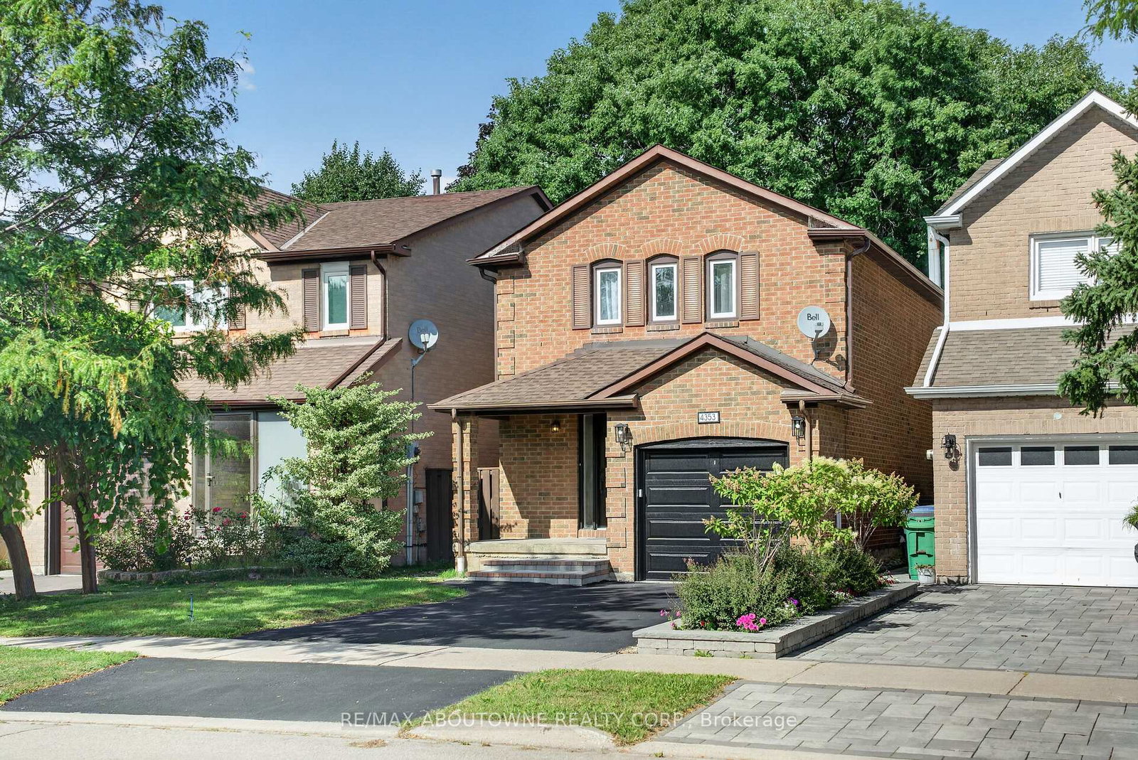 4353-sawmill-valley-drive-mississauga-ontario-w13767142