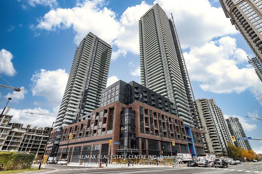430-square-one-drive-mississauga-ontario-w13767336