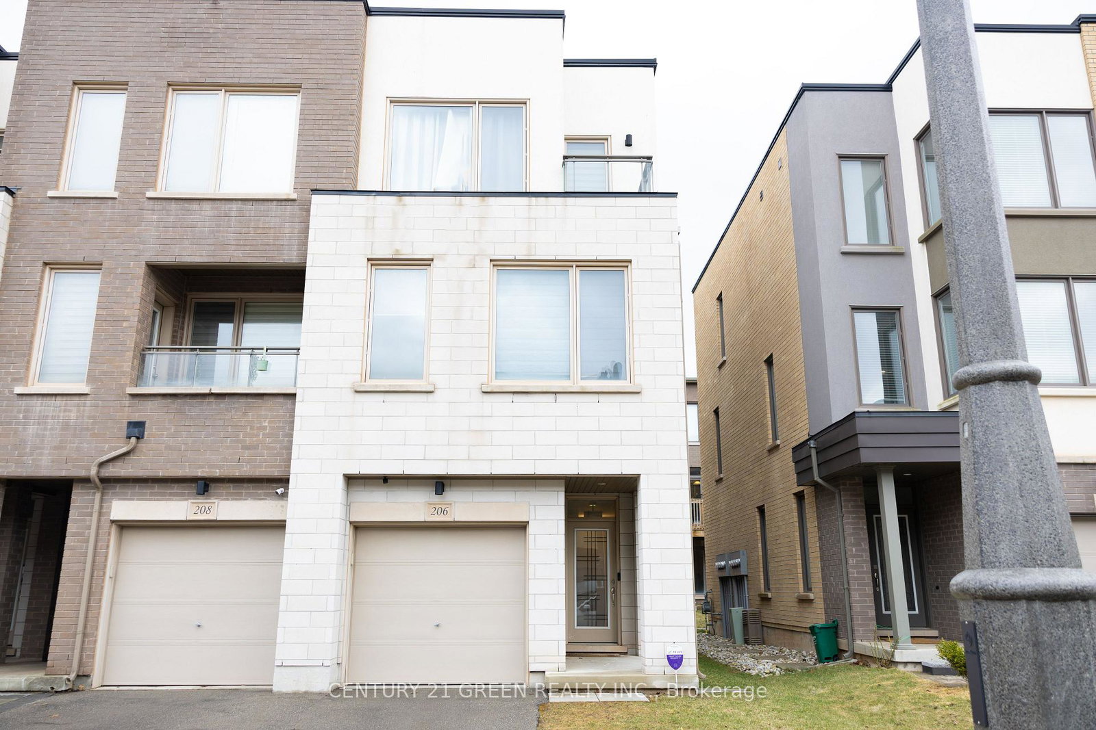 206-huguenot-road-oakville-ontario-w13767414