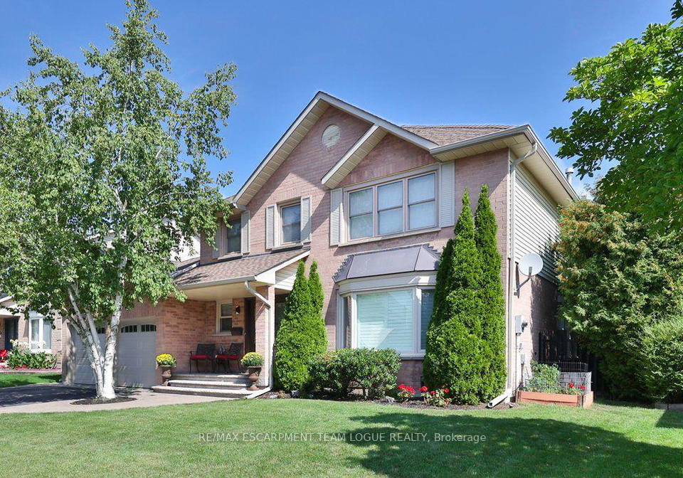 2109-keith-close-burlington-ontario-w13768328