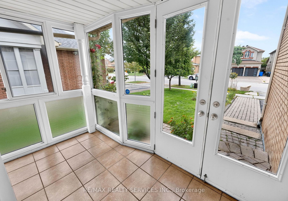 703-twain-avenue-mississauga-ontario-w13768516