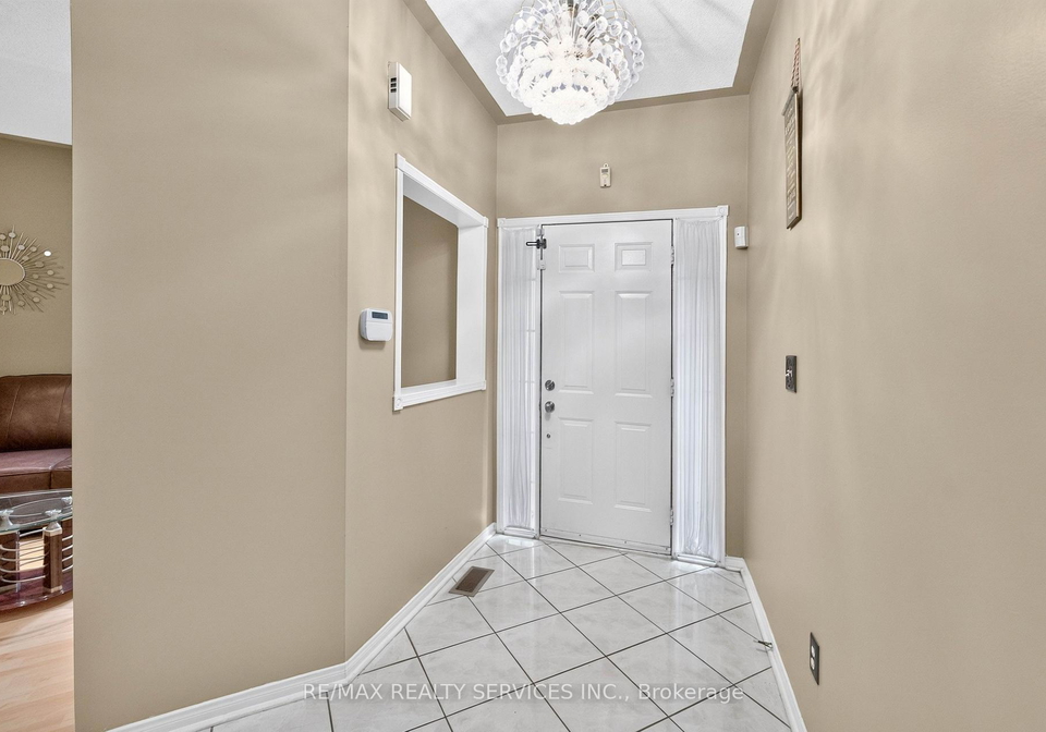 703-twain-avenue-mississauga-ontario-w13768516