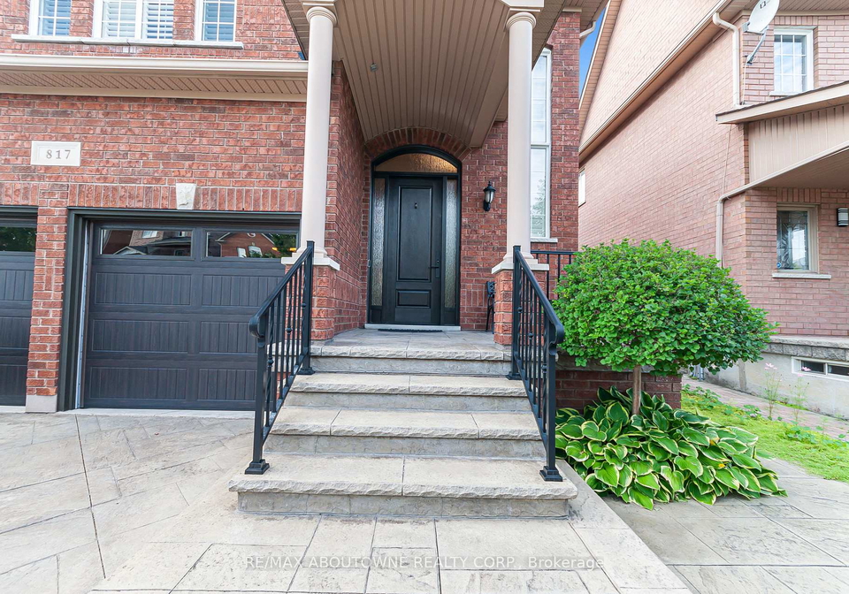 817-brass-winds-place-mississauga-ontario-w13768966