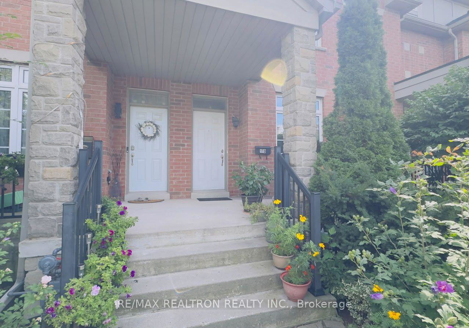 17d-hobden-place-toronto-etobicoke-ontario-w13768998