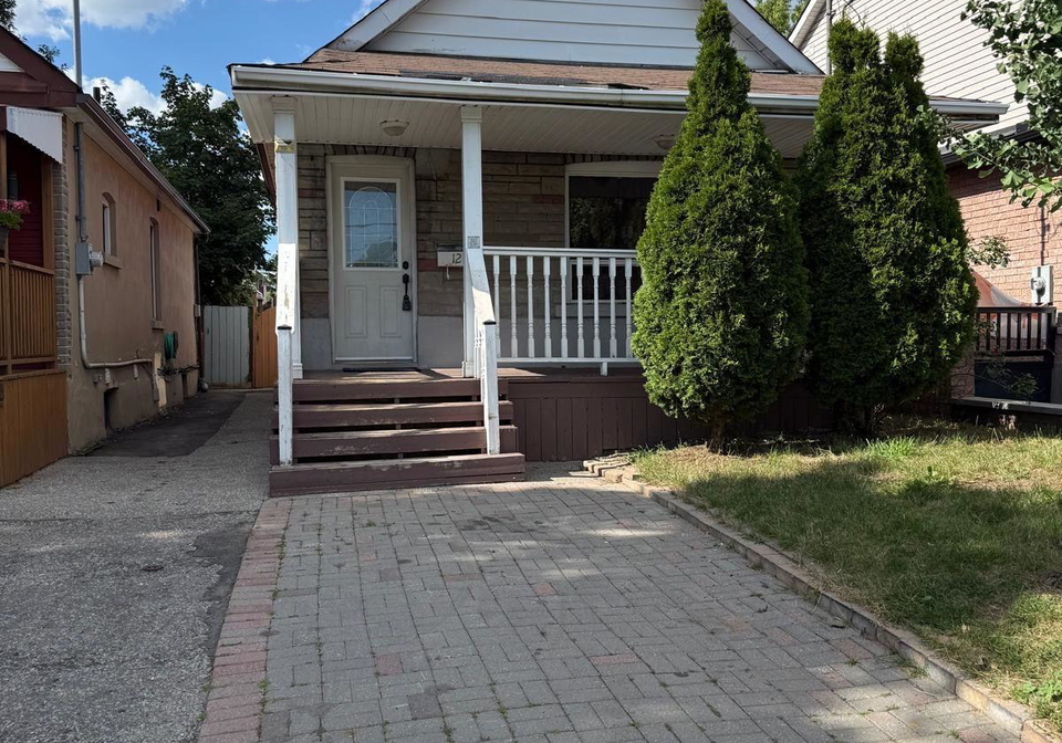 12-mahoney-avenue-toronto-north-york-ontario-w13769120