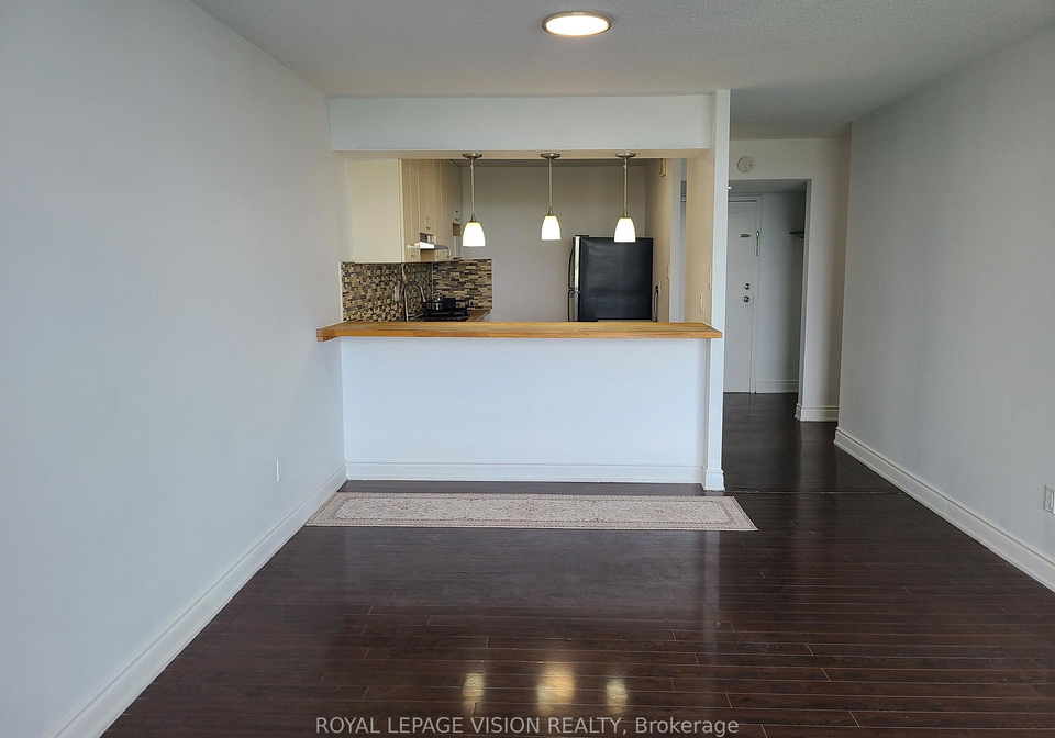 10-martha-eaton-way-s-toronto-north-york-ontario-w13769384