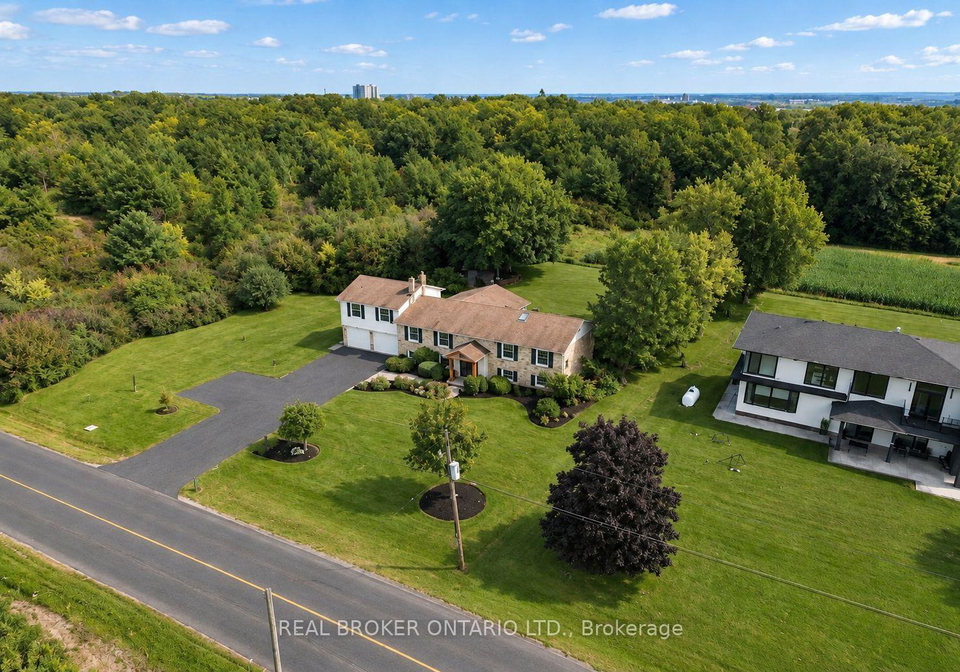 4202-sideroad-1-burlington-ontario-w13769740