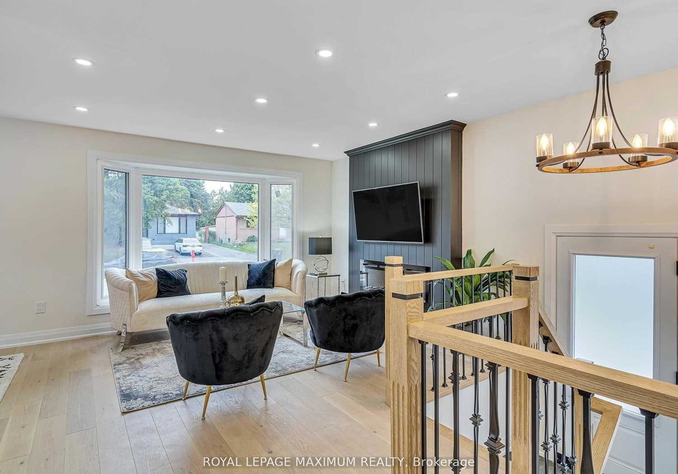 8-lawrence-crescent-brampton-ontario-w13769746