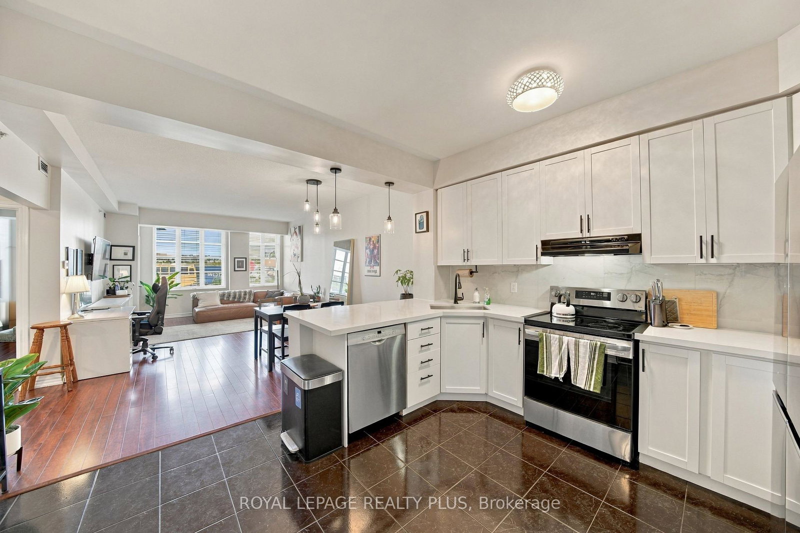 3531-lake-shore-boulevard-w-toronto-etobicoke-ontario-w13769756