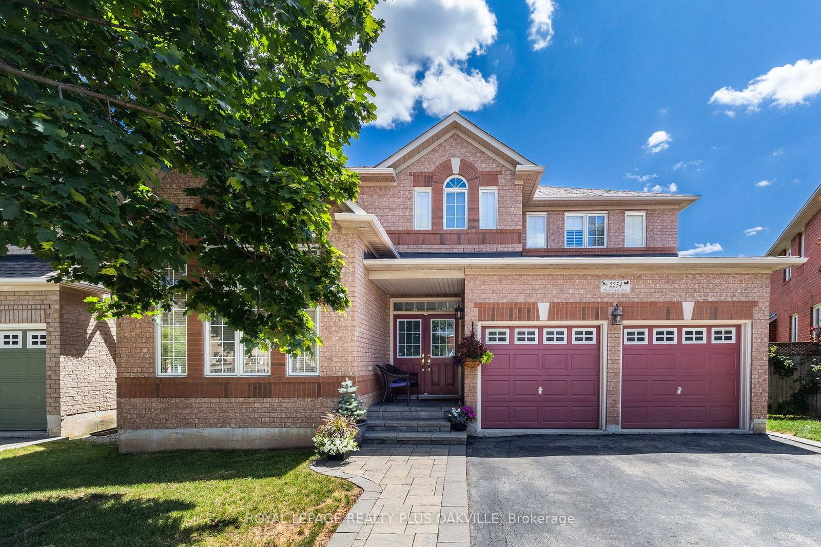 2254-dunforest-crescent-oakville-ontario-w13769768