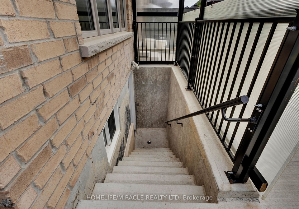 106-dolobram-trail-brampton-ontario-w13769886