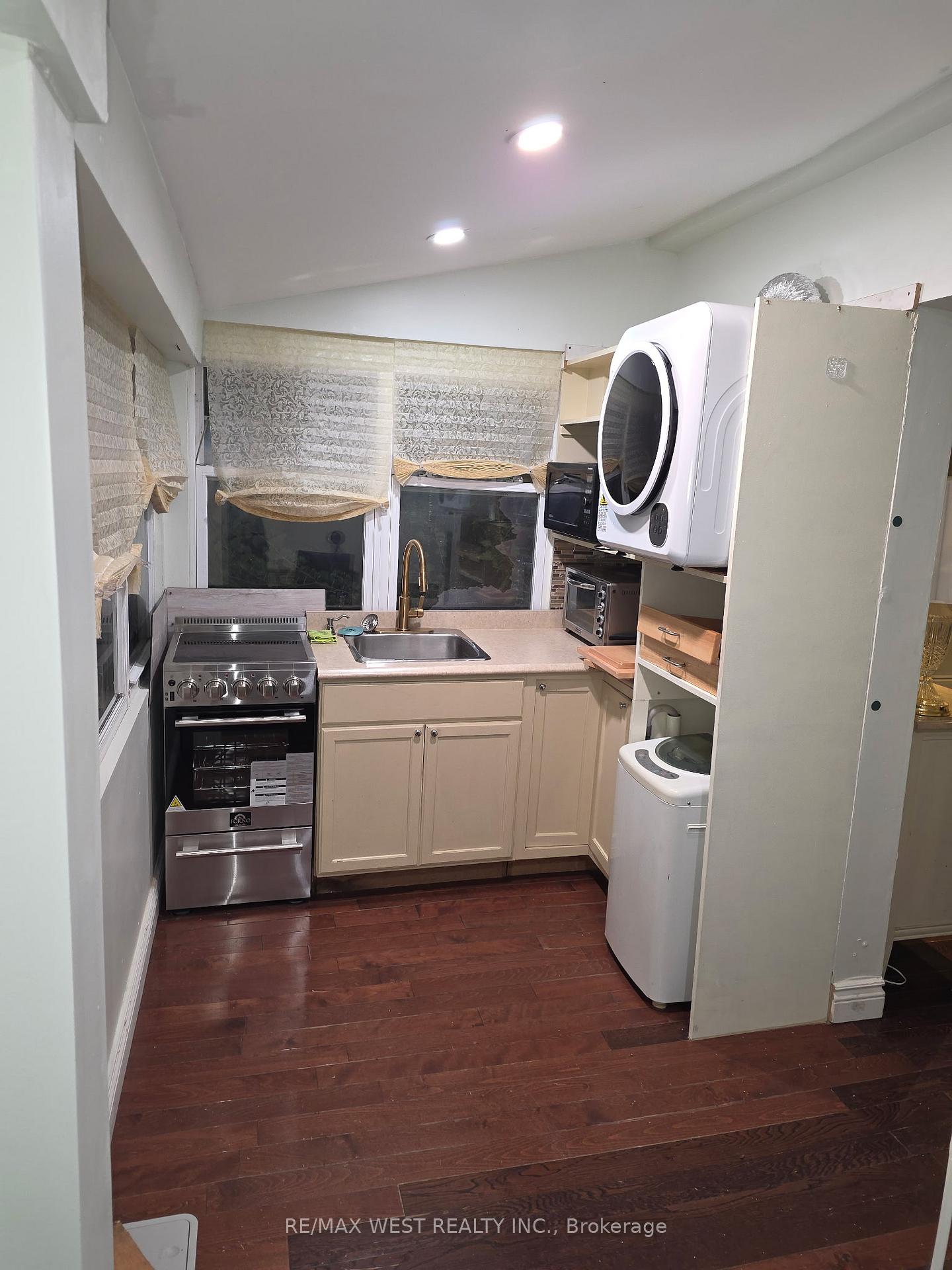 87-medland-crescent-toronto-toronto-ontario-w13769994