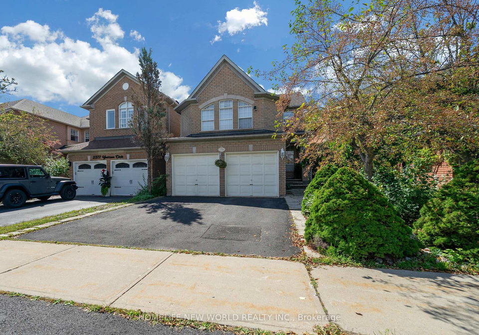 2326-yorktown-circle-mississauga-ontario-w13770226